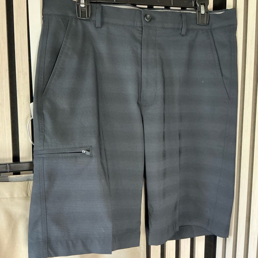 Men's Greg Norman Casual Flat-Front Shorts - Khaki, Black, Navy Lot of 6 pair - Picture 7 of 9